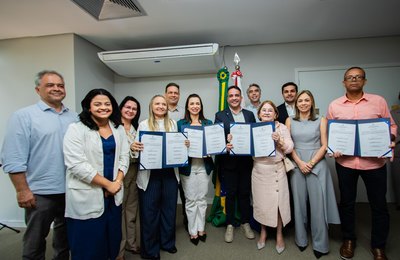 Paulo Dantas assina ordem de serviço para construção de creches em cinco municípios