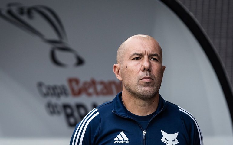 Cruzeiro anuncia saída de Leonardo Jardim após eliminação na Copa do Brasil