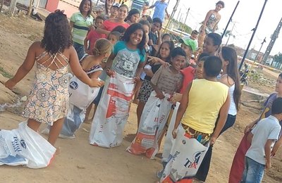 Projeto social realiza ação do Dia das Crianças em comunidade de Arapiraca