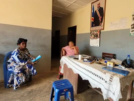 Pais e professores no Congo pedem adiamento do retorno às aulas devido ao surto de Ebola que continua a se alastrar.