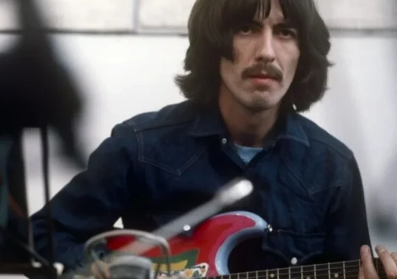 Qual a versão de 'Something', dos Beatles, foi eleita a preferida de George Harrison?