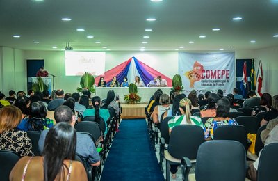 Conferência Municipal de Educação de Penedo reúne educadores na FRM