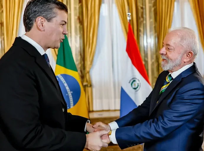 Lula e Santiago Peña conversam sobre caso de espionagem da Abin