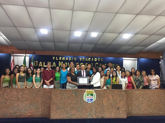 Escola Estadual Geraldo Melo recebe Comenda Jarede Viana na CMM