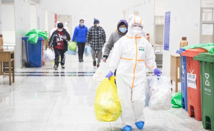 O número de mortos provocado pelo surto do novo coronavírus na China aumentou