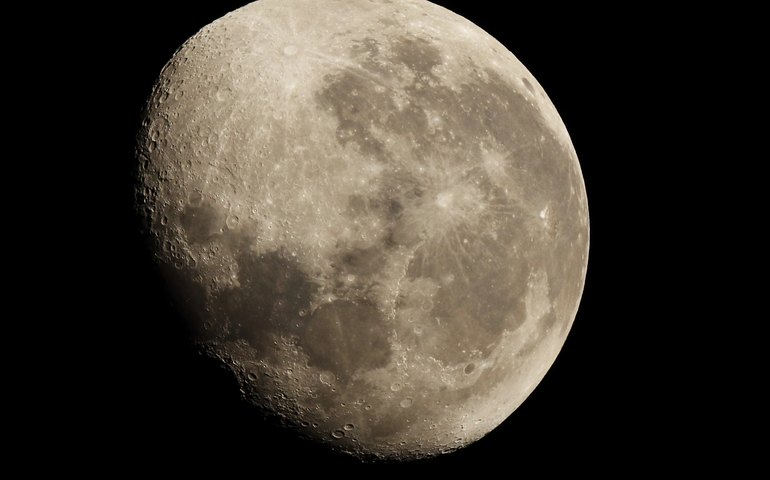 Eclipse lunar total mais longo do ano ocorre neste fim de semana; saiba como ver