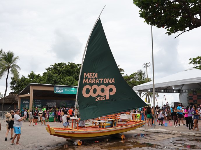 Unimed Maceió promove saúde e bem-estar na Meia Maratona Coop 2025