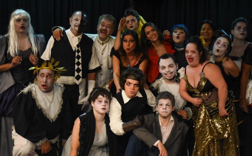 Grupo de Teatro Cena Livre oferece aula gratuita de teatro para adolescentes e adultos