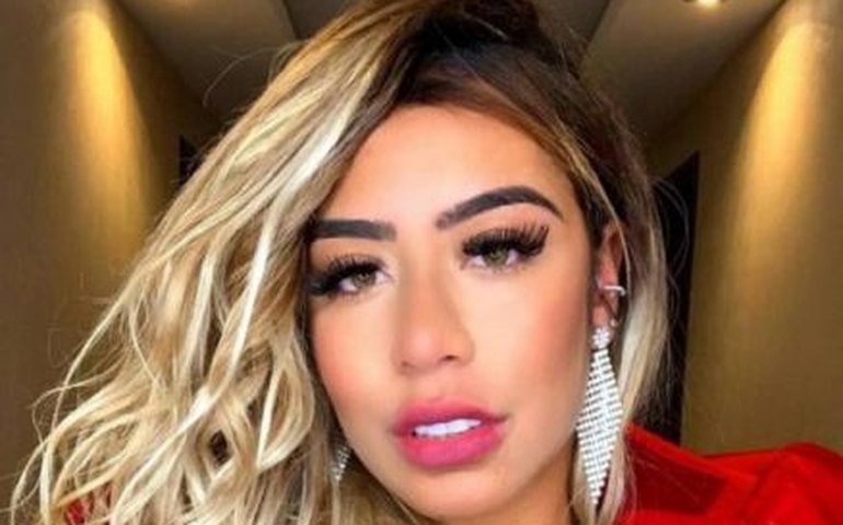 Aos 24 anos, Rafaella, irmã de Neymar, faz preenchimento labial