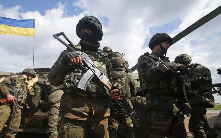 EUA pausam envio de armamentos à Ucrânia; Rússia comemora, e Kiev se preocupa