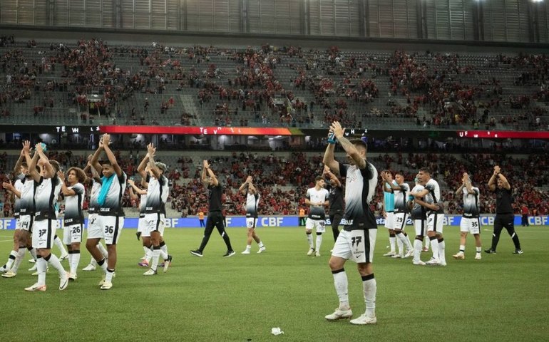 Corinthians corre para fechar com novo técnico até sexta e tem dois nomes; veja detalhes