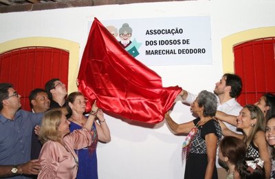 Apresentações culturais marcam inauguração da Associação dos Idosos de Marechal Deodoro  