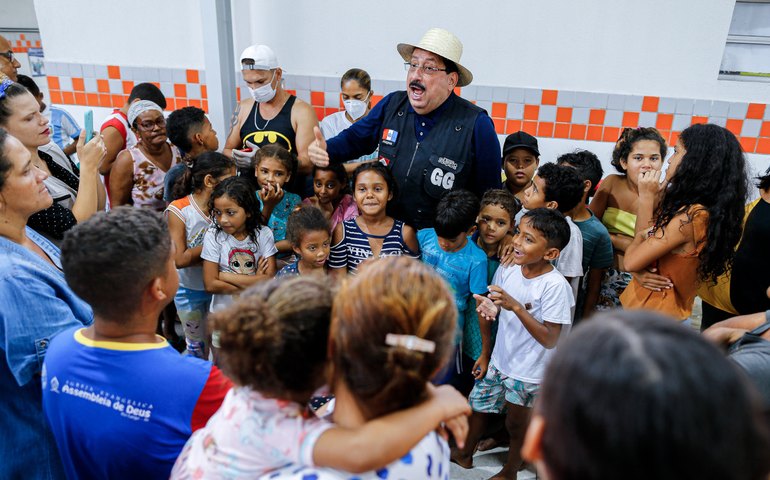 Prefeito Gilberto Gonçalves visita abrigos provisórios e avalia danos causados pelas chuvas em Rio Largo