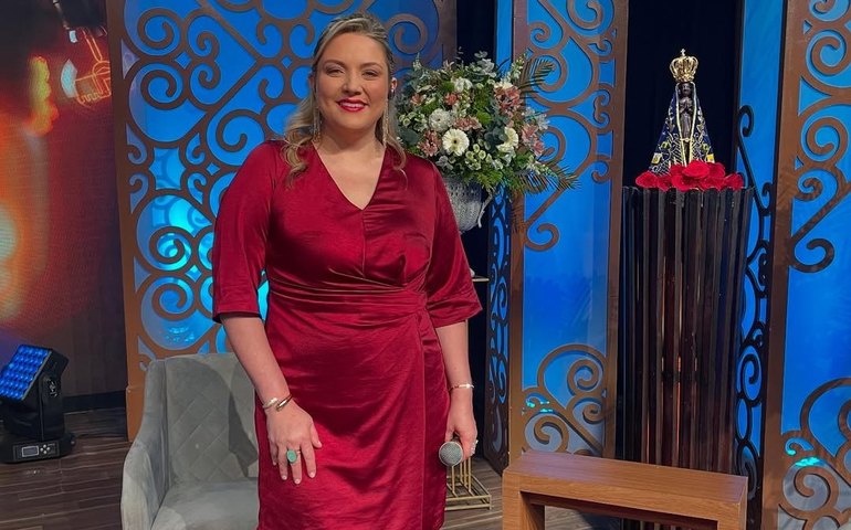 Aparecida Sertaneja recebe intérpretes de música country