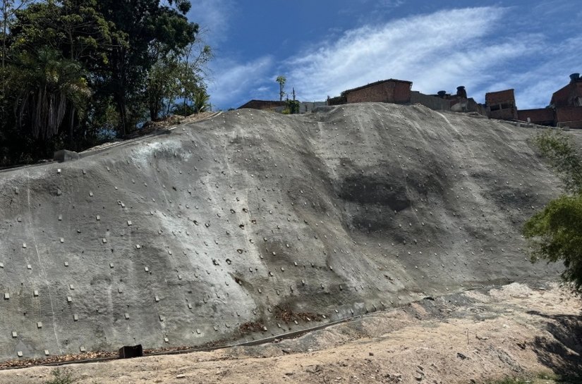 Programa de obras em encostas traz segurança para diversas comunidades de Maceió