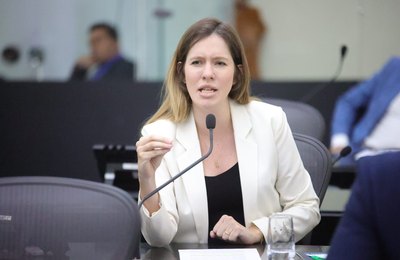 Cibele Moura reage à ação judicial sobre progressão parcial e defende autonomia do Colégio Tiradentes