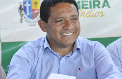 Prefeito Júlio Cezar receberá prêmio Notáveis da Cultura Alagoana 