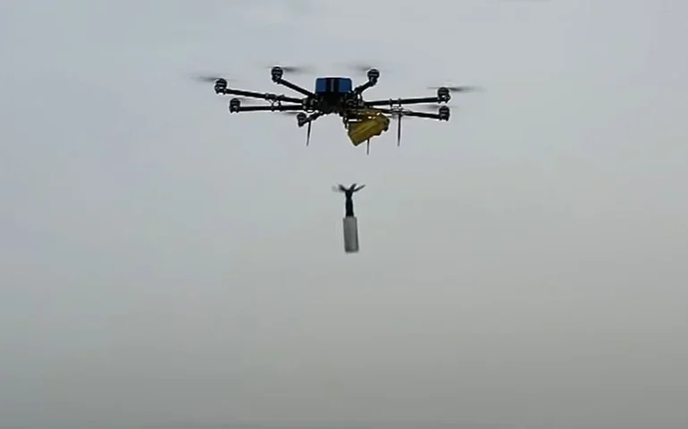 Drone russo atinge reator de Chernobyl, mas níveis de radiação estão normais, diz Zelenski