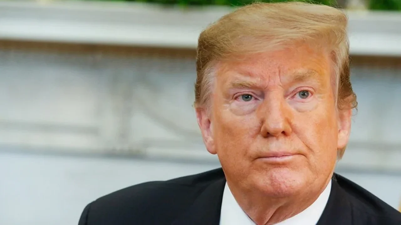 Trump assina ordem executiva para 'empoderar governos estaduais' diante de crises