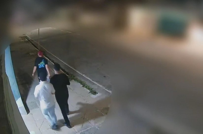 Polícia divulga imagens e pede ajuda para identificar suspeitos de incêndio criminoso em viaduto