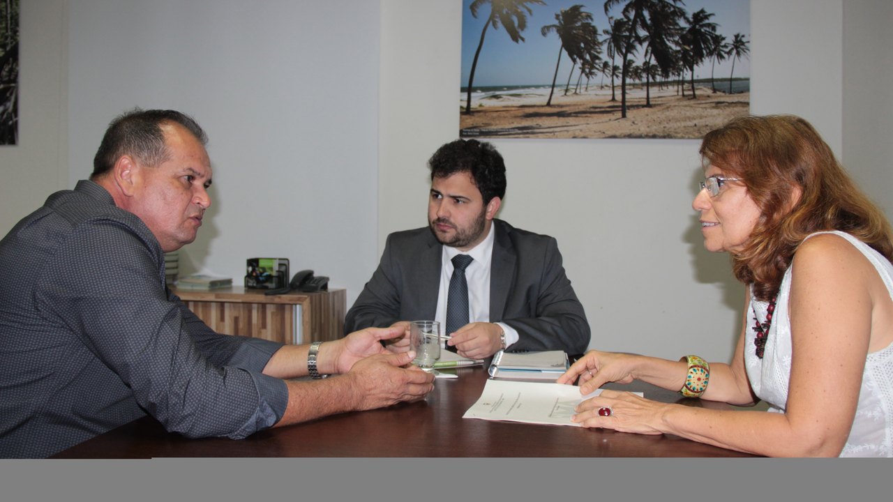 Parceria garante a manutenção de biólogo auxiliar na curadoria do Herbário