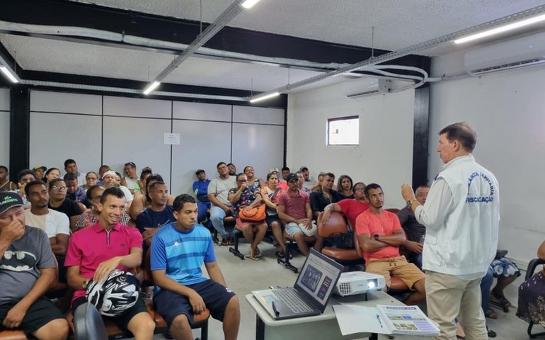 Vigilância Municipal orienta comerciantes de pescados para a venda na Semana Santa