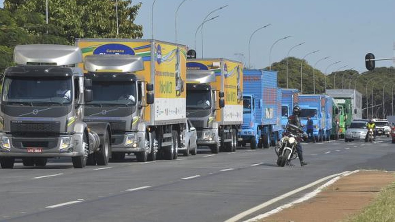 Caminhoneiros terão que fazer exame toxicológico para renovar habilitação