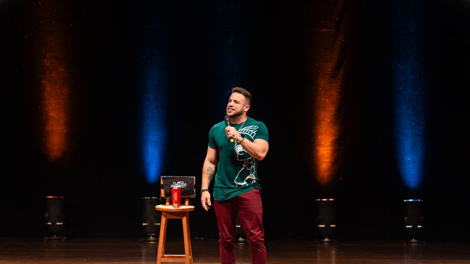 Humorista Flávio Andradde volta a Alagoas com novo show em Maceió e Arapiraca