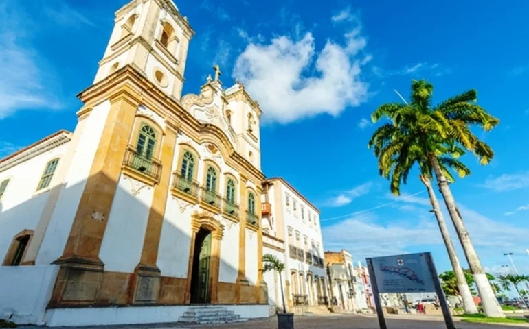 Justiça condena faculdade por cursos irregulares de pedagogia e teologia em Penedo (AL)