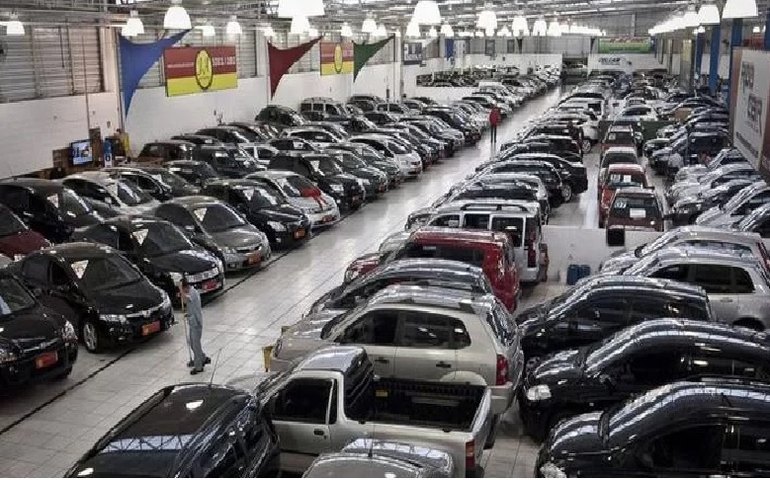 Estoque de veículos cai para 187,9 mil, o suficiente para 26 dias de venda