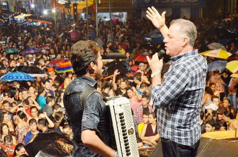São João de Coruripe atrai milhares de pessoas à Praça Castro Azevedo em quatro dias de muito forró