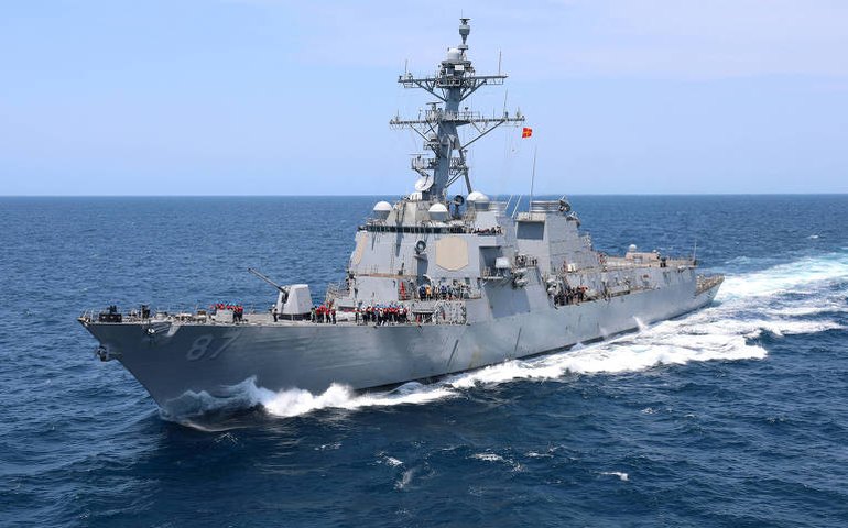 Houthis disparam míssil contra navio militar dos Estados Unidos no Mar Vermelho