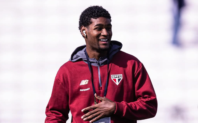 São Paulo renova contrato de promessa Lucas Ferreira até 2029: 'Jovem talento'