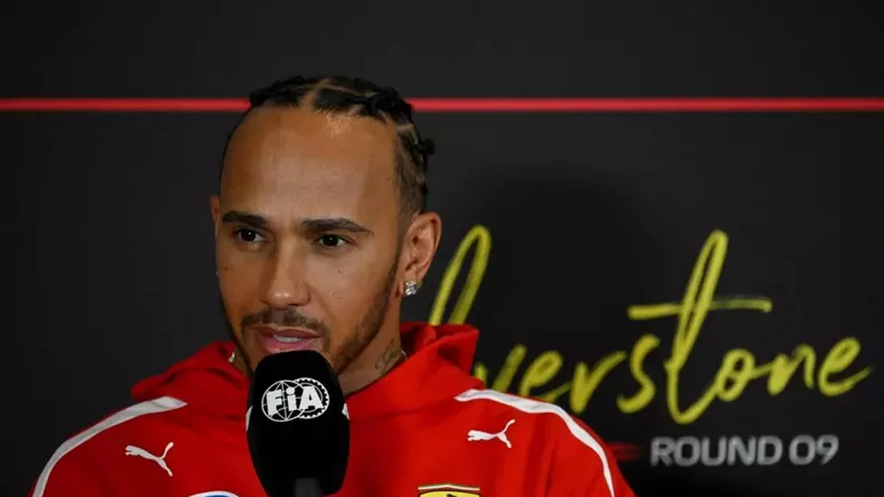 Hamilton diz que problemas nas retas do carro da Ferrari precisam ser resolvidos