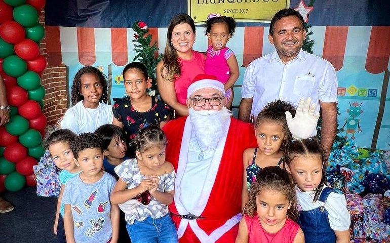 Prefeita Marcela Gomes leva magia da Vila Encantada do Natal para comunidades rurais de Novo Lino
