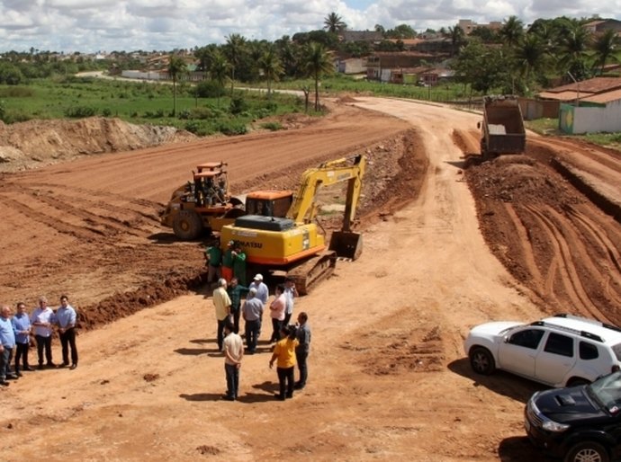 Governador assina decreto que desapropria área para obras na AL-110