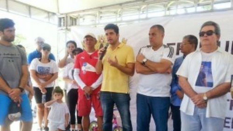 Rui inaugura área de treinamento para ciclismo e triathlon na orla