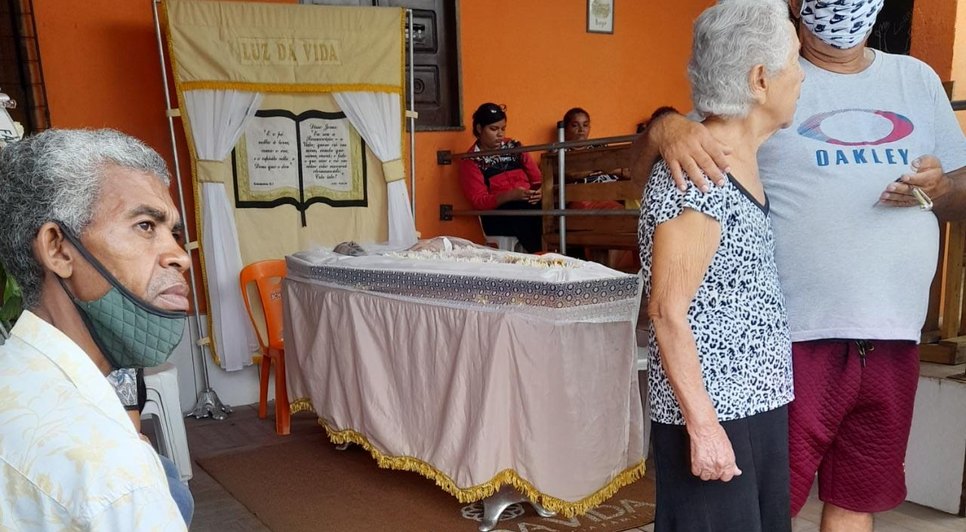 Corpo do saxofonista 'Jack Sax' é velado em Nossa Senhora do Socorro / Foto: Foto: Deivide Sacramento/TV Atalaia