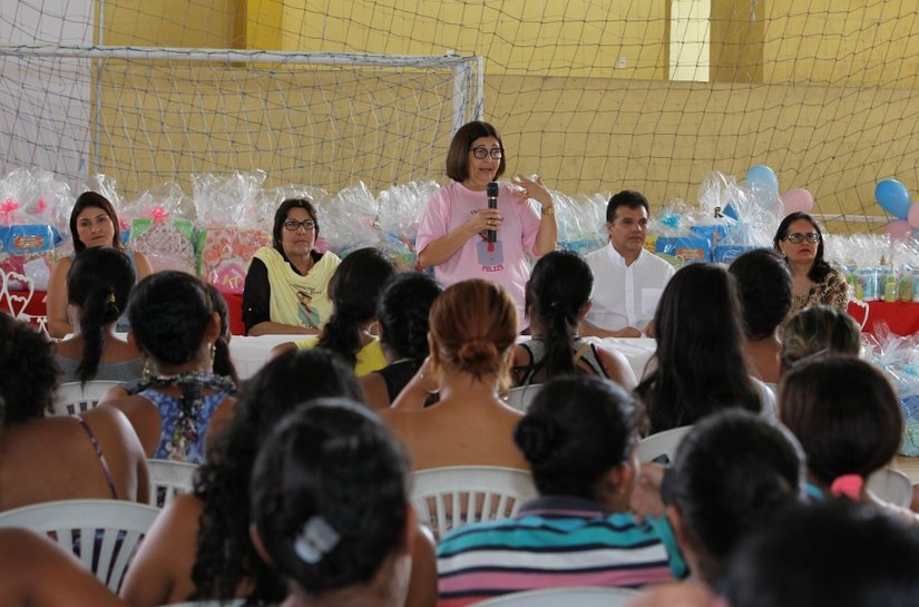 Célia Rocha elogia empresária e diz que projeto transforma sofrimento em amor
