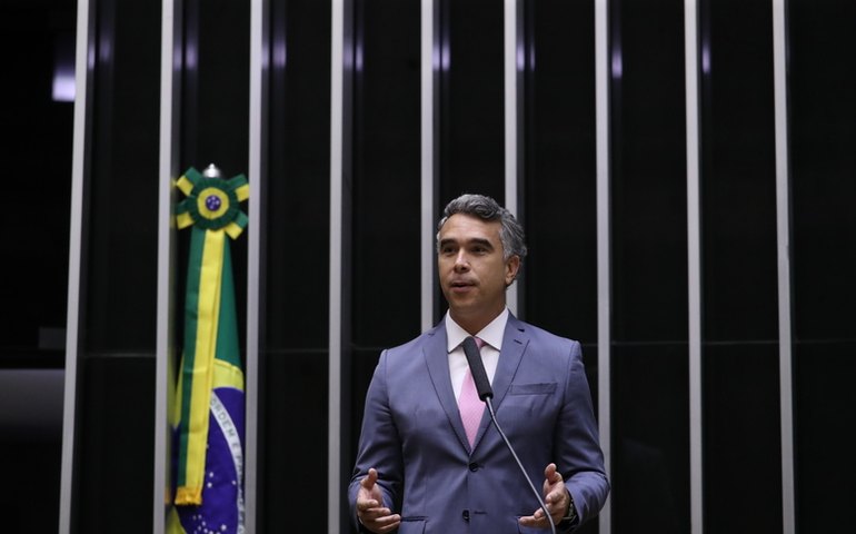 Deputado Rafael Brito faz indicação para reajuste do valor da merenda escolar