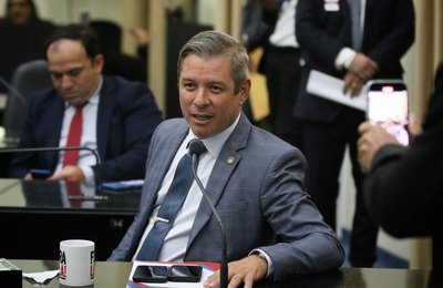 ALE aprova PL que reduz carga horária de servidores com familiares com deficiência