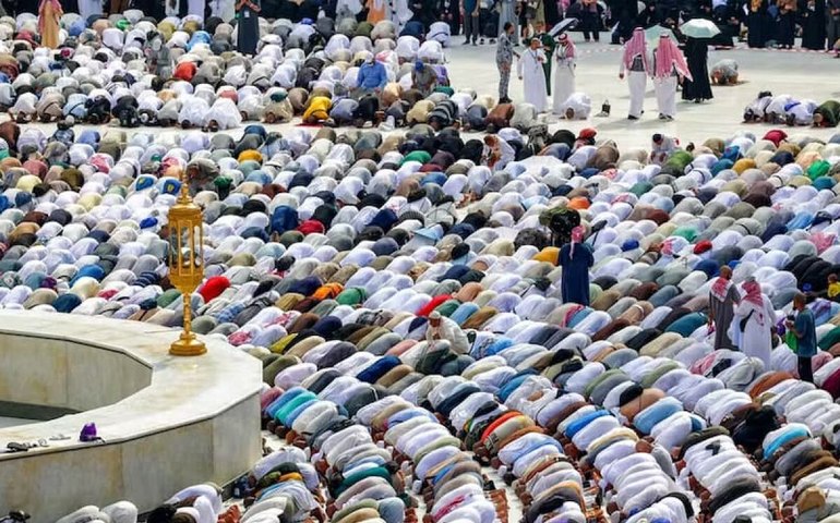 Hajj: Alto número de mortes entre peregrinos clandestinos em Meca expõe como turismo ilegal lucra com sonho de fiéis