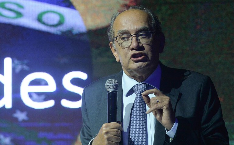 Gilmar Mendes rebate Flávio Bolsonaro e diz que 'foi plano de execução, e não mera cogitação'