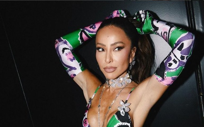 Não é só Sabrina! Dona Kika Sato se derrete por Nicolas Prattes e fãs brincam: 'Entregando que o genro é tudo de bom'