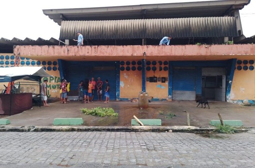 Mercado provisório abriga feirantes do Jacintinho para reforma do equipamento público