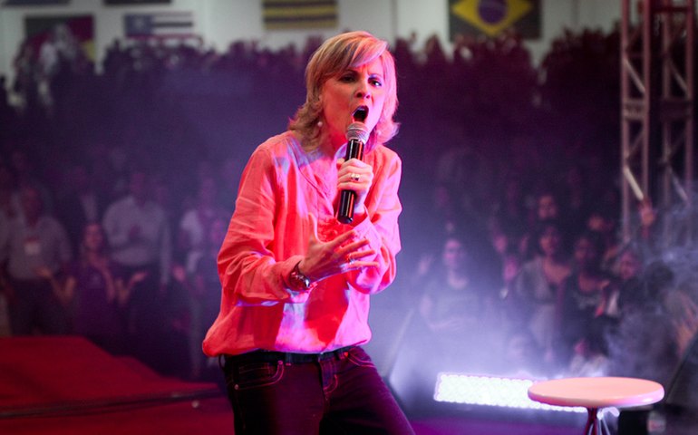 Pastora e cantora gospel Ludmila Ferber morre aos 56 anos