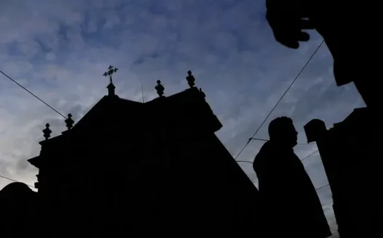 Fé e Tradição: Missa do Galo reúne milhares de fiéis para celebrar o nascimento de Jesus