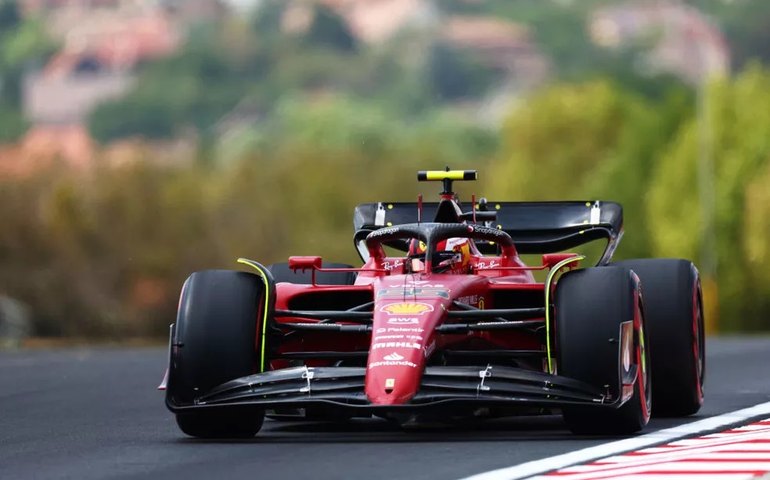 Sainz Jr. supera Verstappen e lidera 1º treino livre do GP da Hungria de F-1