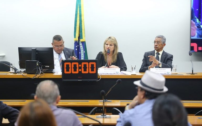 Ministério do Trabalho defende na Câmara garantias mínimas para motoristas e entregadores de aplicativos
