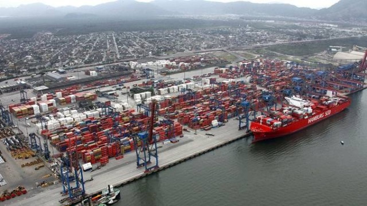APS abre licitação para aprofundar Porto de Santos para 16 metros